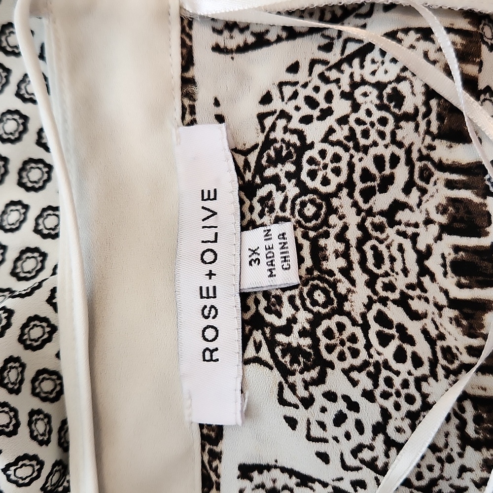 Rose & Olive Elegant Black and White Women's Top - Picture 7 of 7